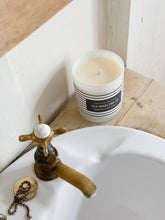 Load image into Gallery viewer, Old Whaling Co. Bergamot & Grapefruit Candle