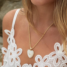 Load image into Gallery viewer, THATCH Malene Mother Of Pearl Rope Necklace
